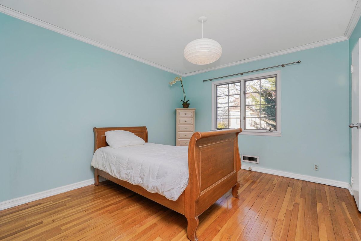 Bedroom, Interior, Pendant Lights, Wood Texture Flooring