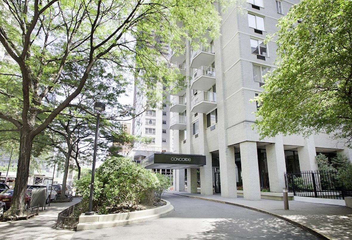 Exterior, Facade, Condo Building
