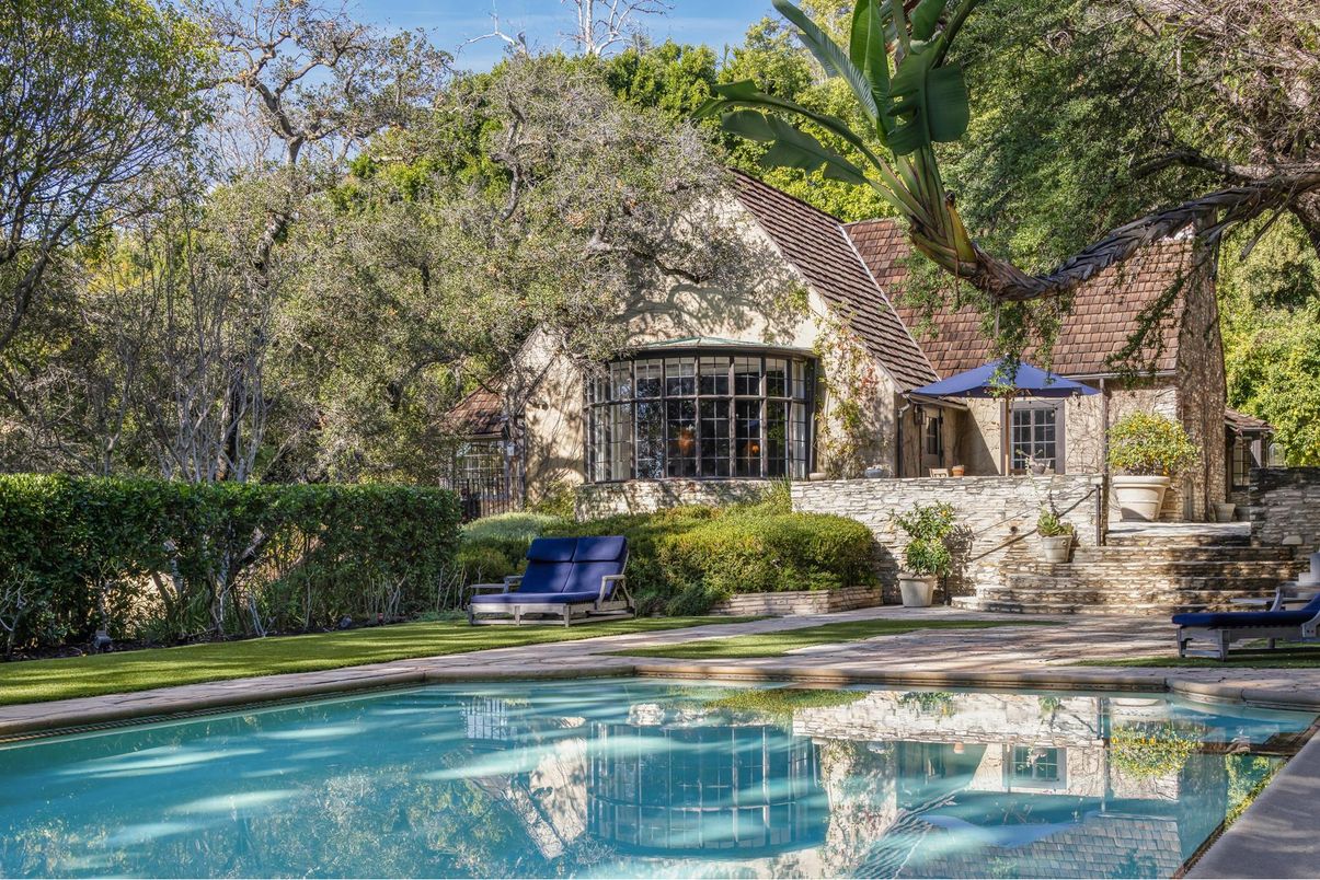Exterior, Pool