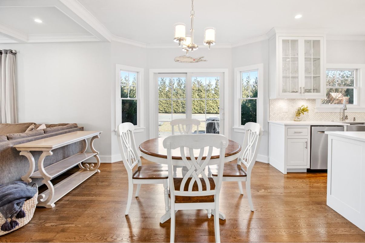 Chandelier, Dining room, Interior, Kitchen, Pendant Lights, Recessed Lighting, Wood Texture Flooring