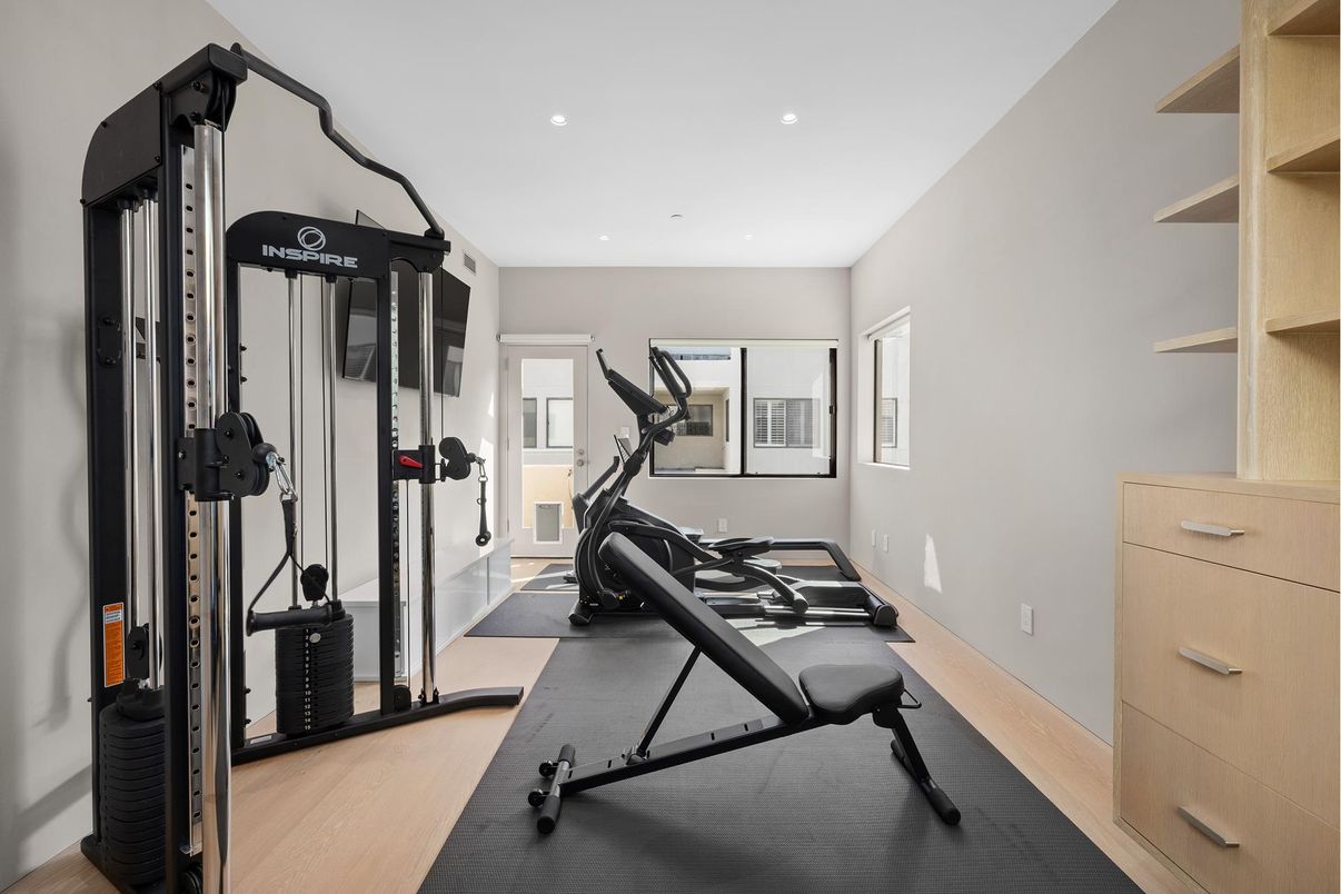 Fitness Equipment, Interior, Recessed Lighting, Wood Texture Flooring