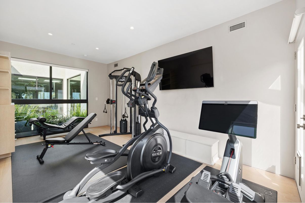 Fitness Equipment, Interior, Recessed Lighting, Wood Texture Flooring