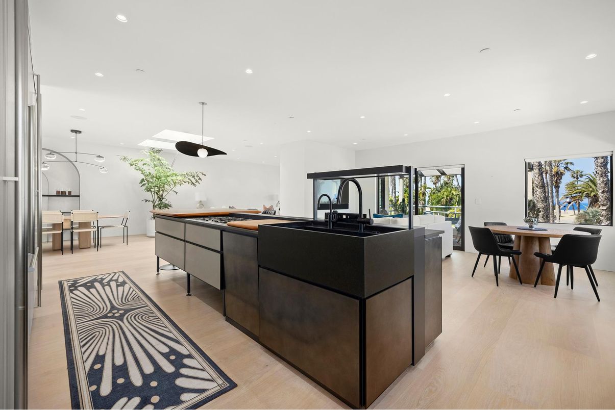 Dining room, Interior, Kitchen, Pendant Lights, Recessed Lighting, Wood Texture Flooring