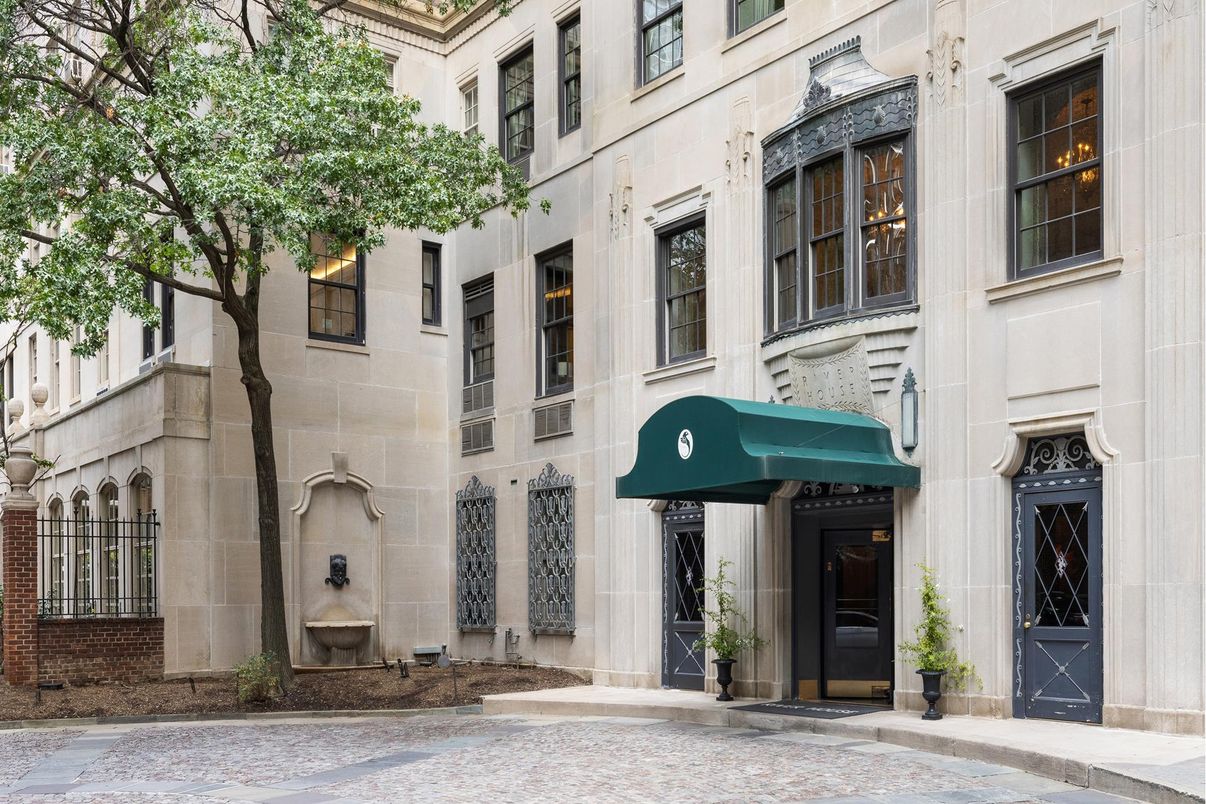 Exterior, Facade, Brownstone