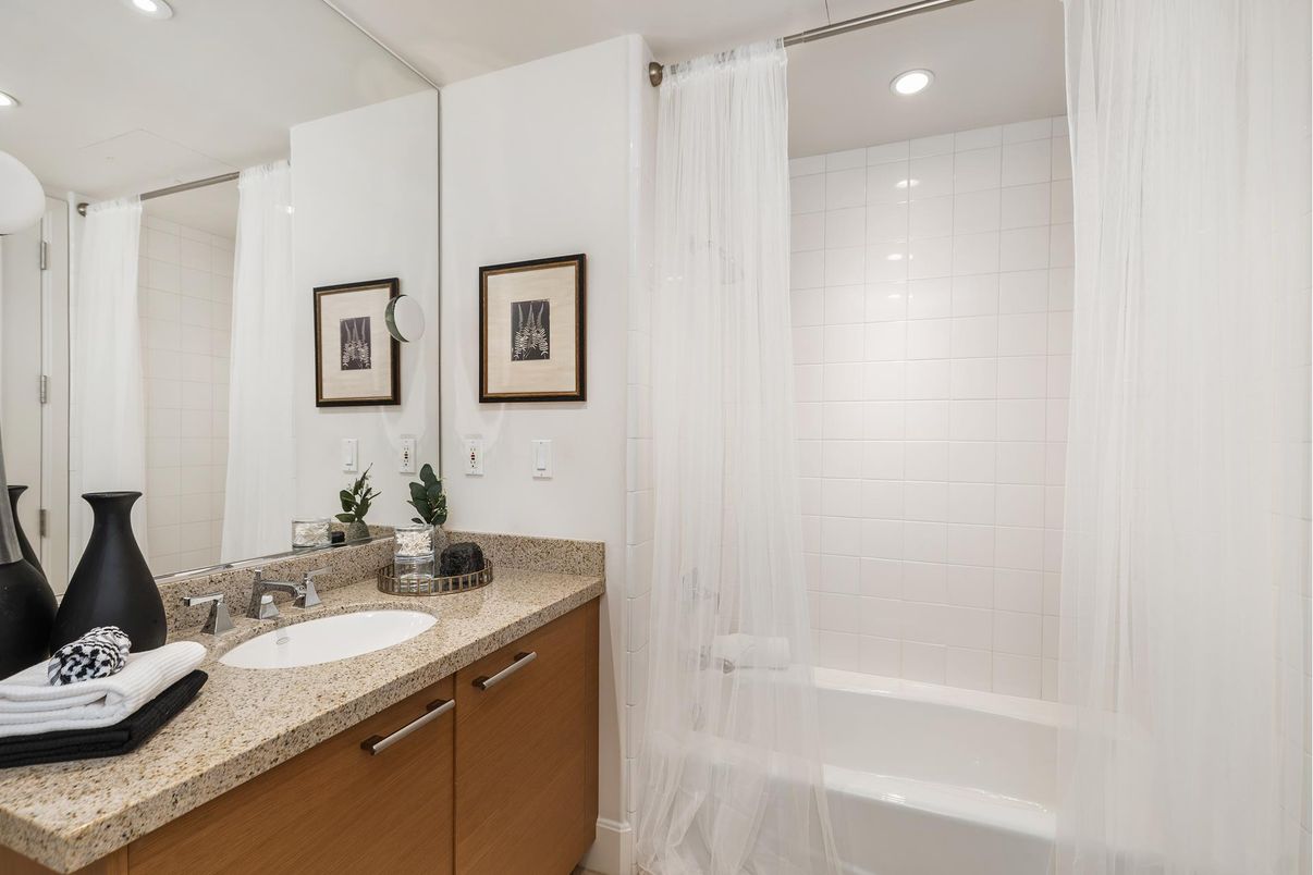 Bathroom, Interior, Recessed Lighting