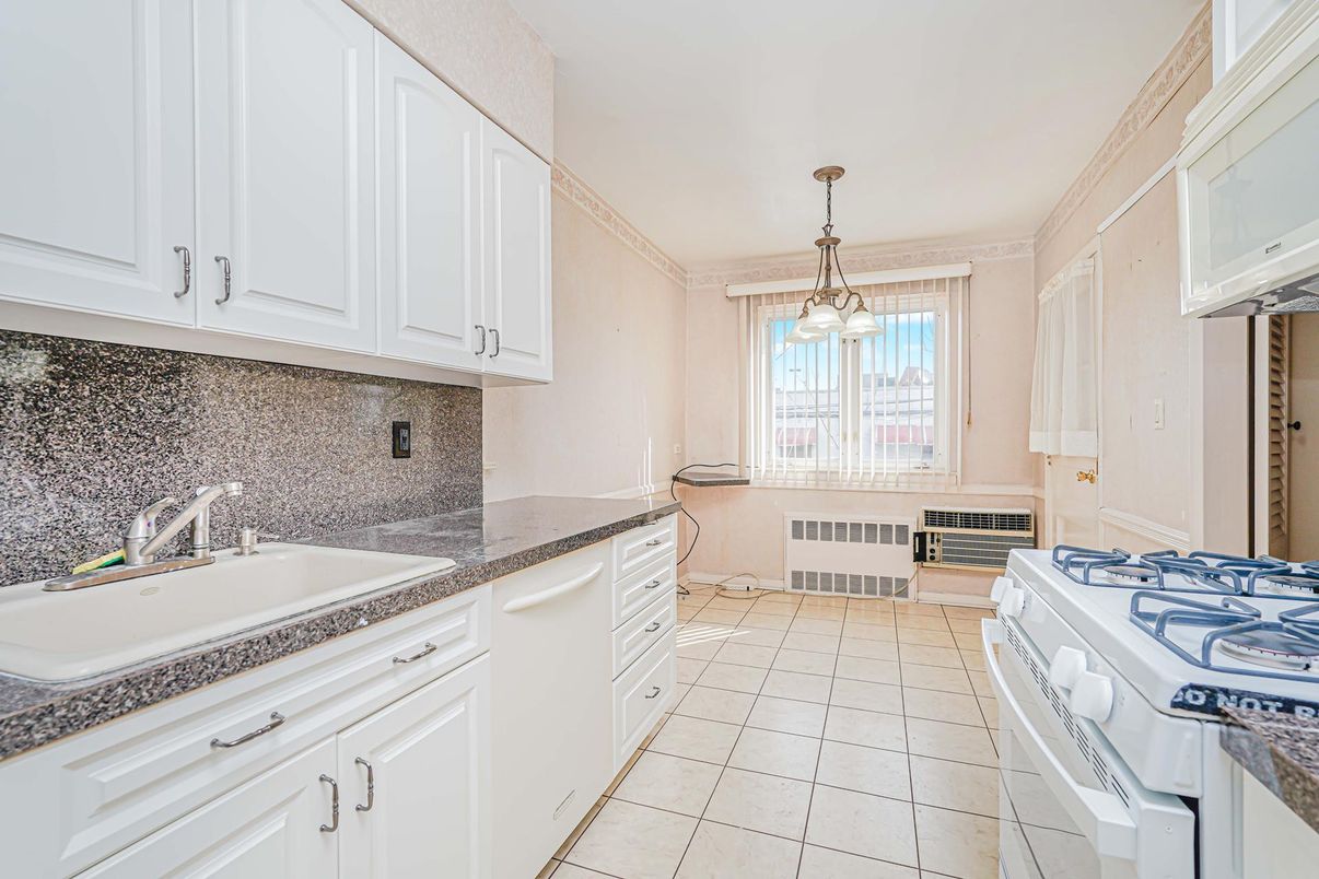 Interior, Kitchen, Pendant Lights