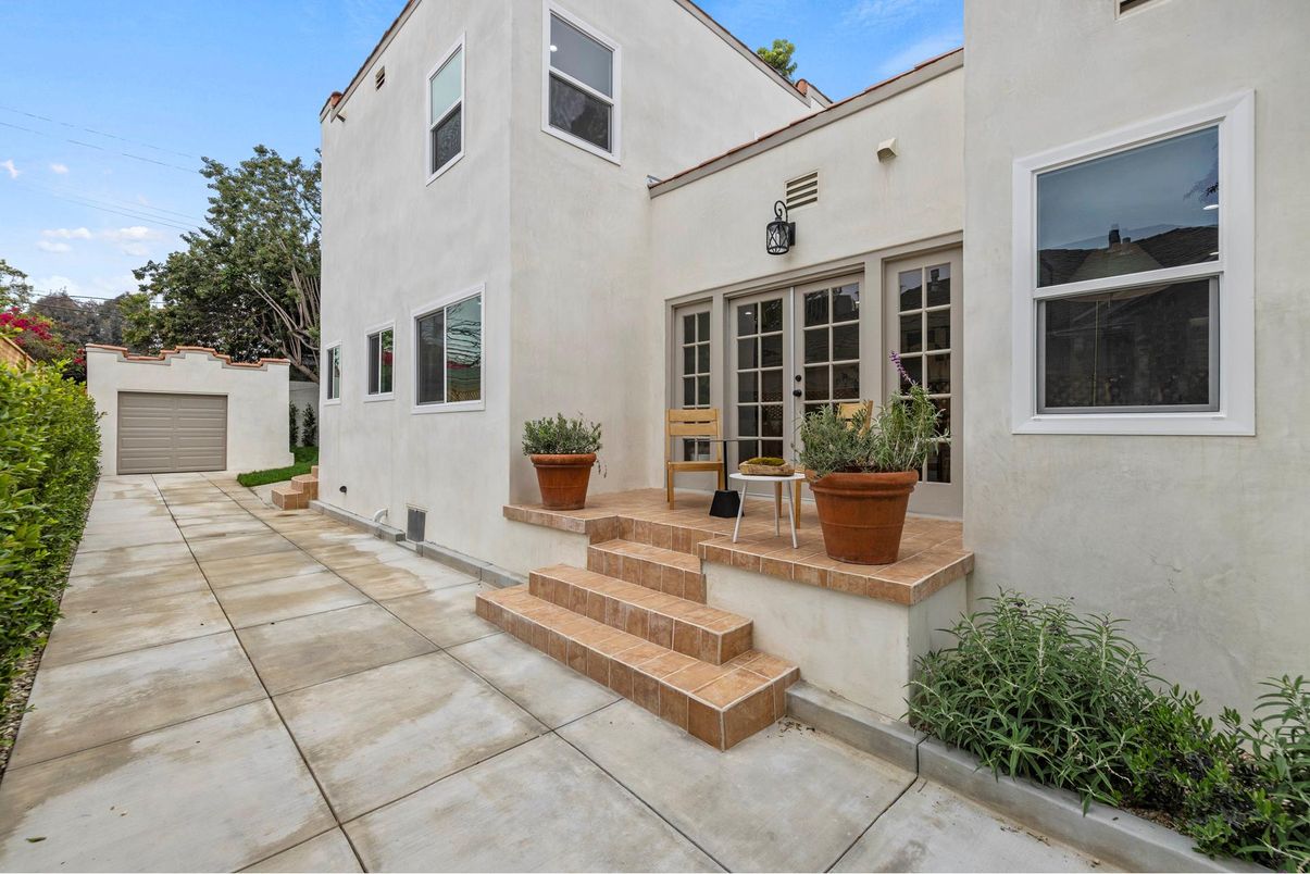 Detached Garage, Exterior