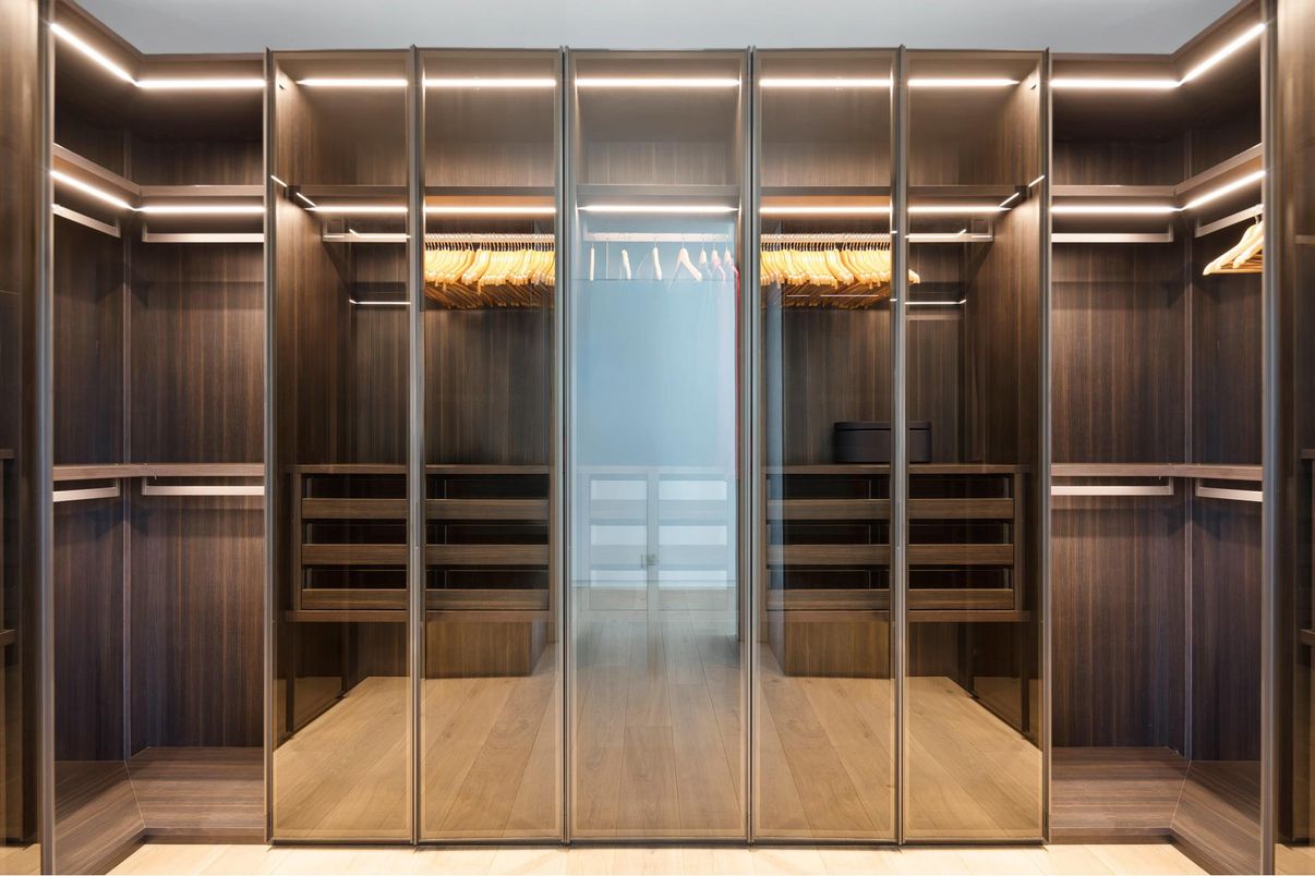 Interior, Walk-in Closets, Wood Texture Flooring