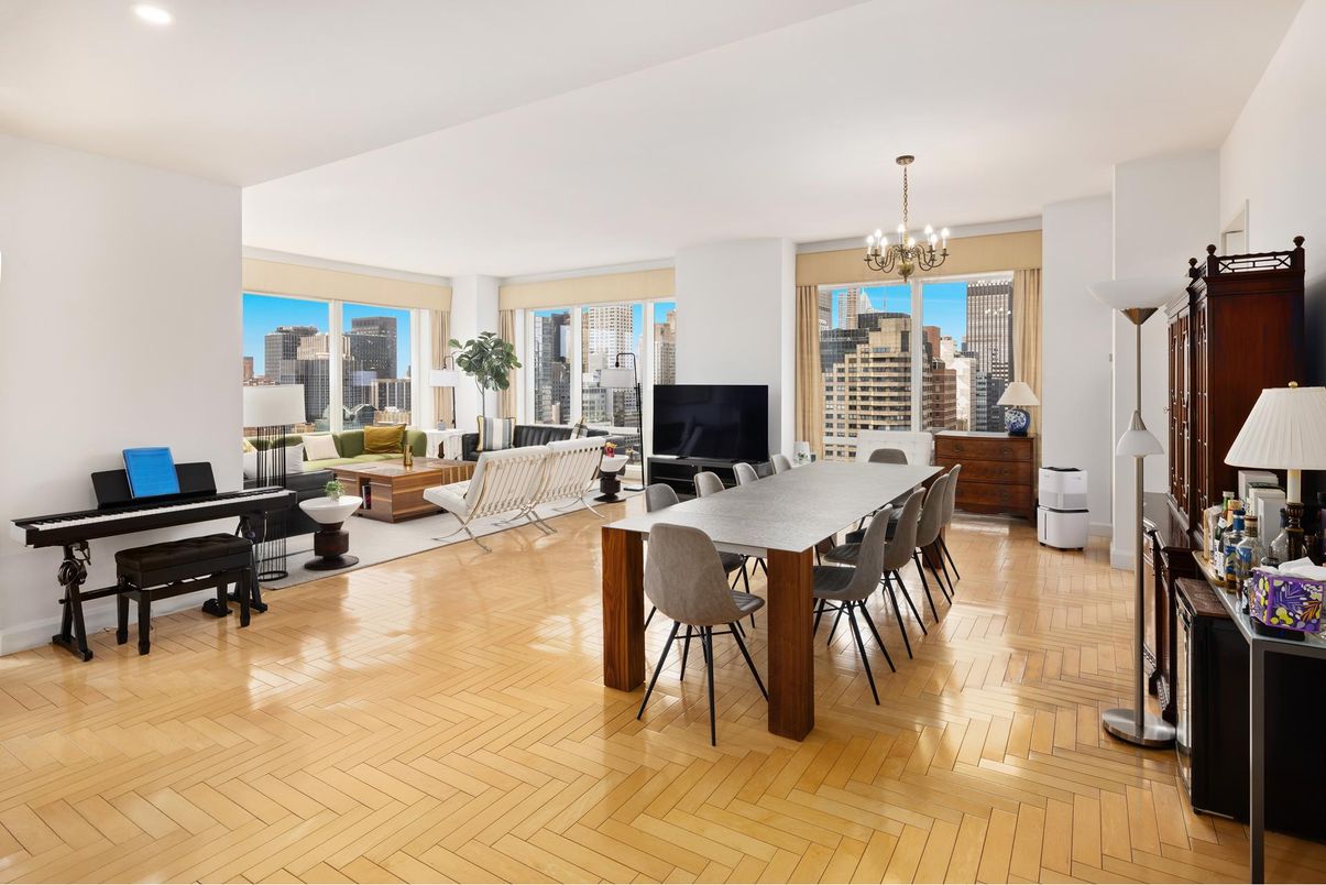 Chandelier, Dining room, Interior, Living room, Recessed Lighting, Wood Texture Flooring