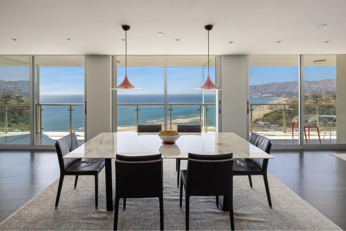 Dining room, Interior, Pendant Lights, Recessed Lighting, Water, Wood Texture Flooring
