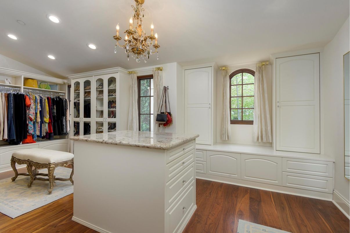 Chandelier, Interior, Recessed Lighting, Walk-in Closets, Wood Texture Flooring