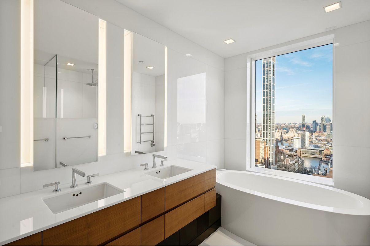 Bathroom, Dual Sink Vanities, Free Standing Baths, Interior, Recessed Lighting