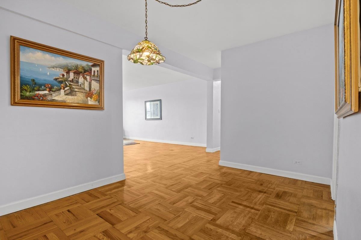 Empty room, Interior, Pendant Lights, Wood Texture Flooring