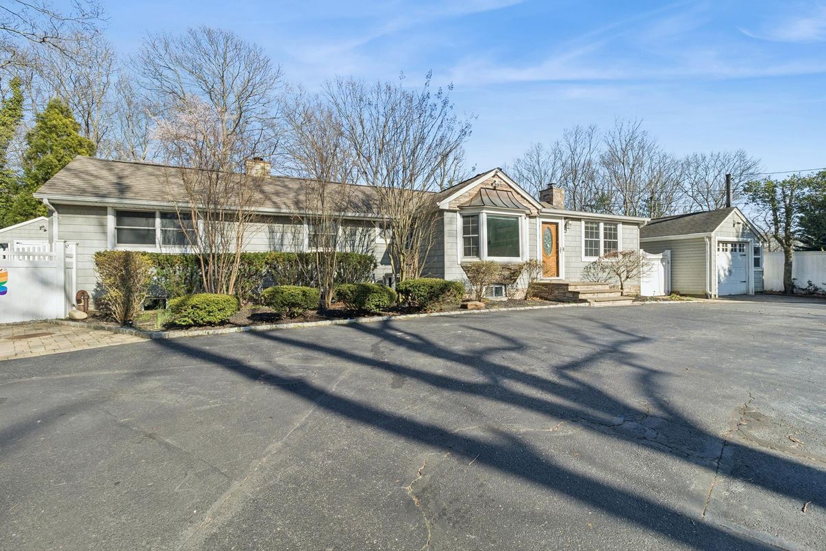 Exterior, Facade, Cape Cod