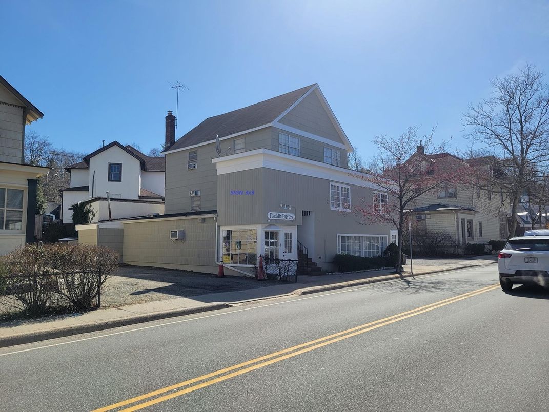 Exterior, Facade, Farmhouse