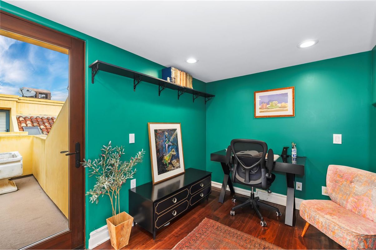 Home Office, Interior, Recessed Lighting, Wood Texture Flooring