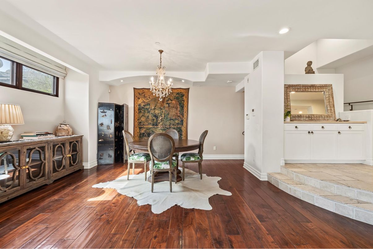 Chandelier, Dining room, Interior, Recessed Lighting, Wood Texture Flooring