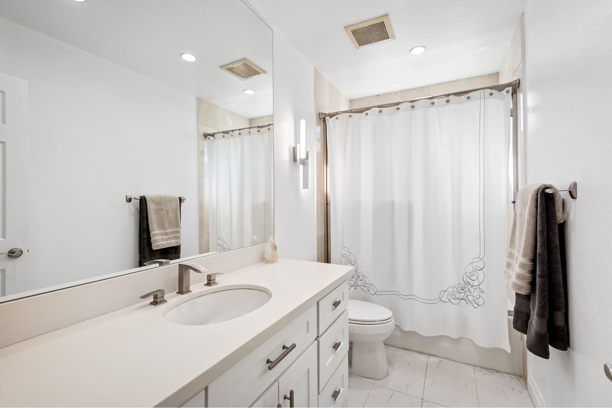 Bathroom, Interior, Marble, Recessed Lighting