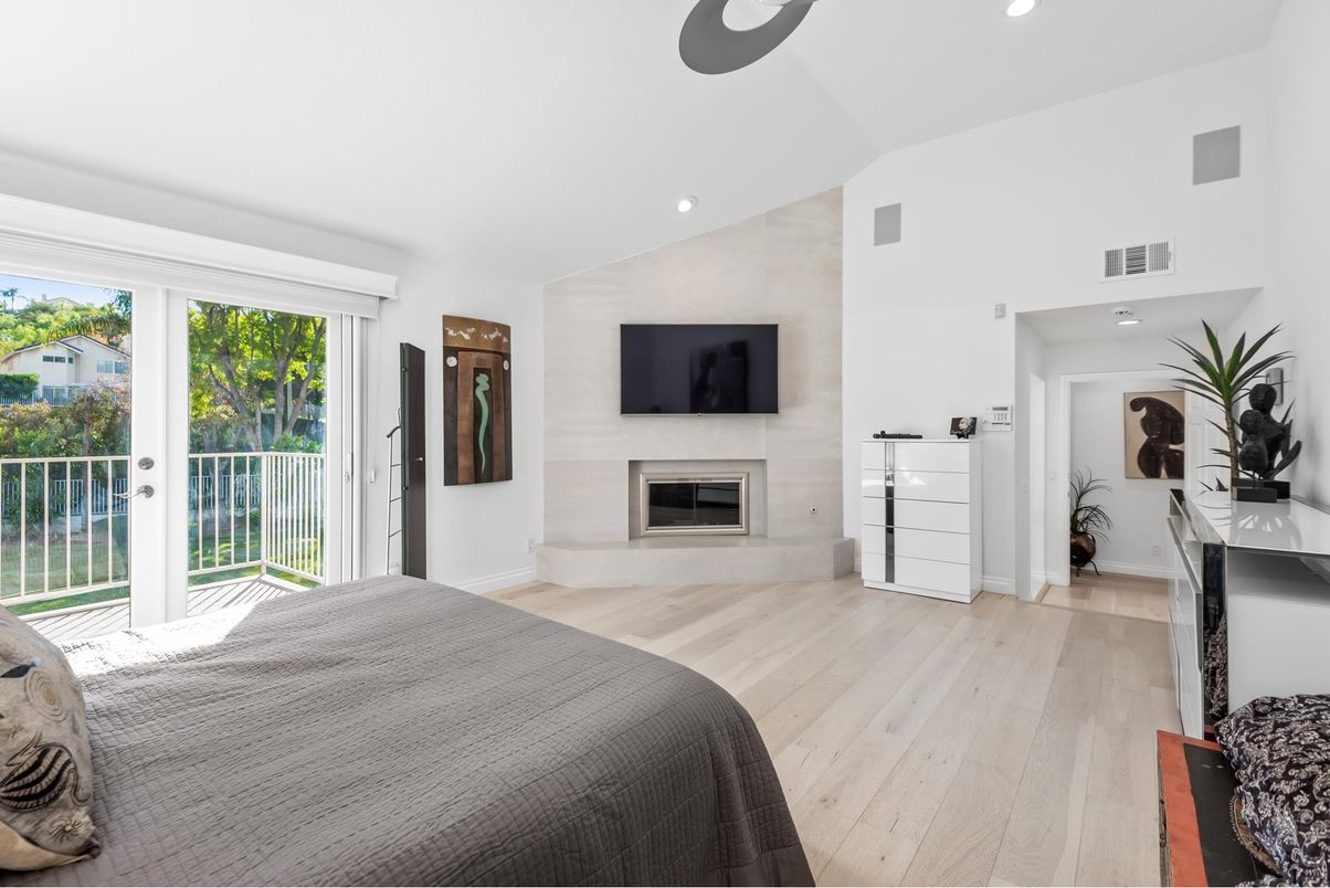 Bedroom, Fireplace, Interior, Recessed Lighting, Wood Texture Flooring