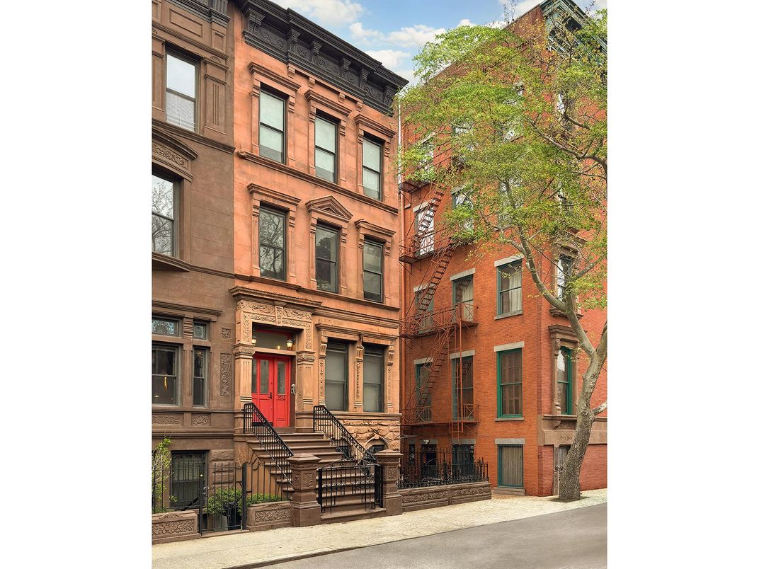 Exterior, Facade, Brownstone