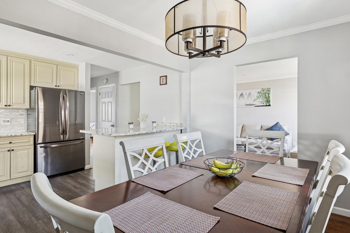 Chandelier, Dining room, Interior, Kitchen, Wood Texture Flooring