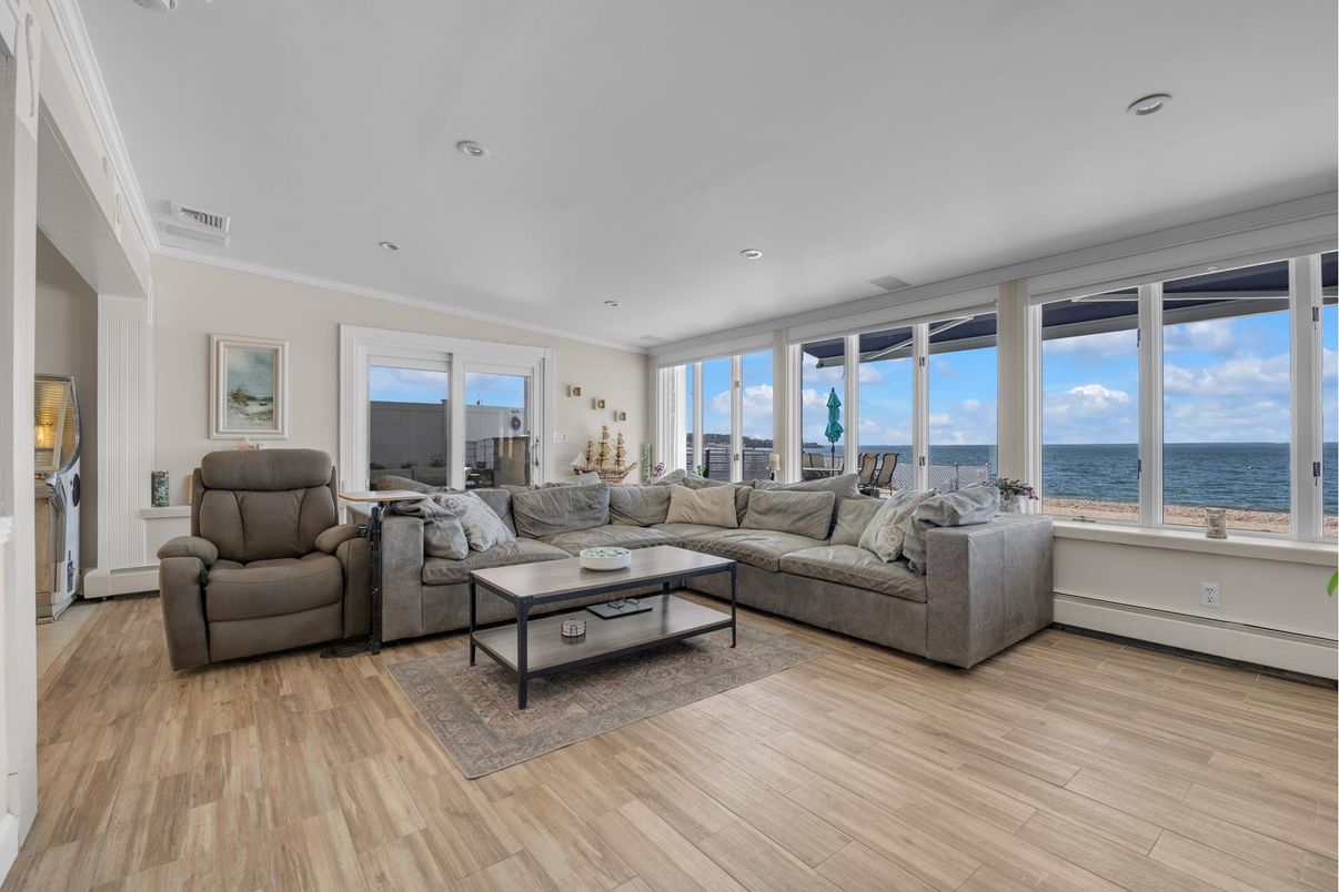 Interior, Living room, Recessed Lighting, Water, Wood Texture Flooring