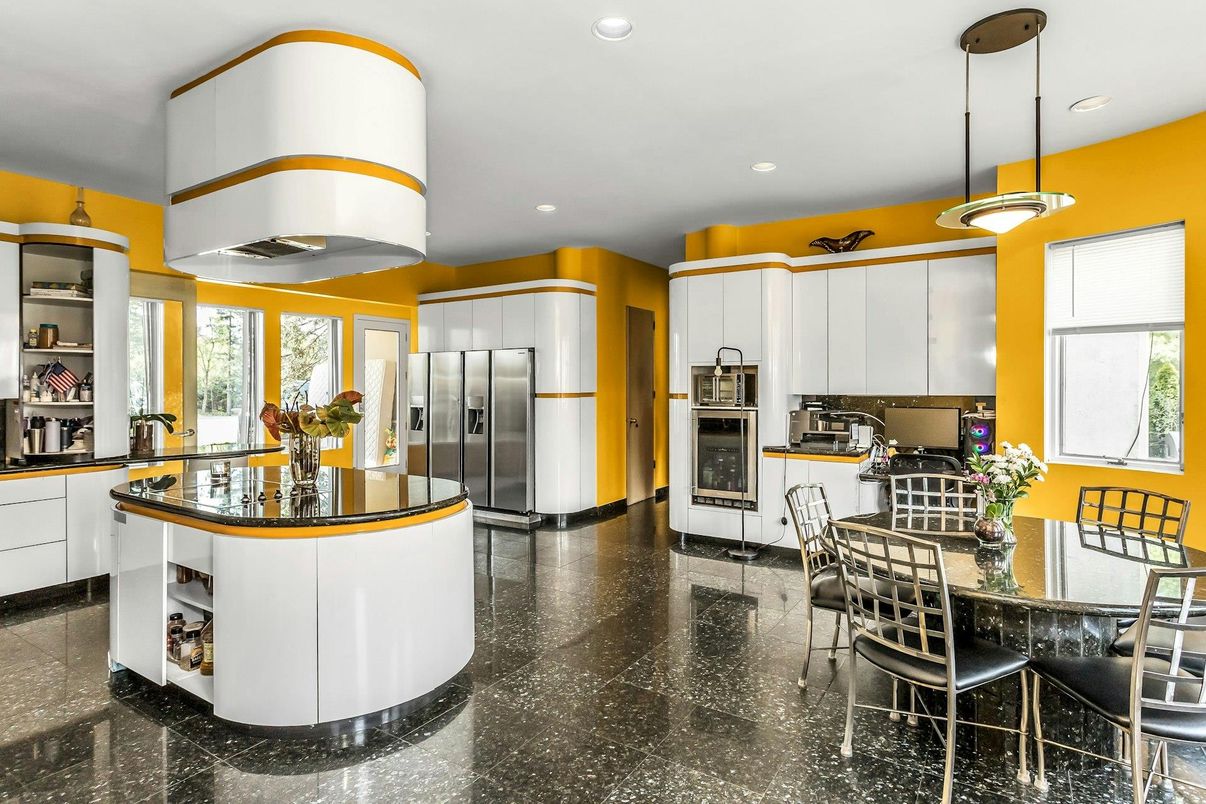 Dining room, Interior, Kitchen, Pendant Lights, Recessed Lighting, Stainless Steel Appliances