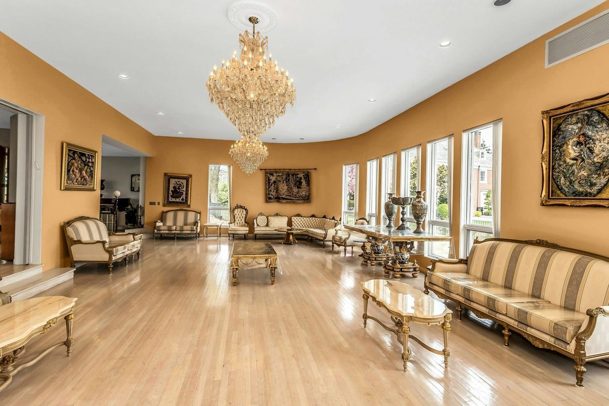 Chandelier, Interior, Living room, Recessed Lighting, Wood Texture Flooring