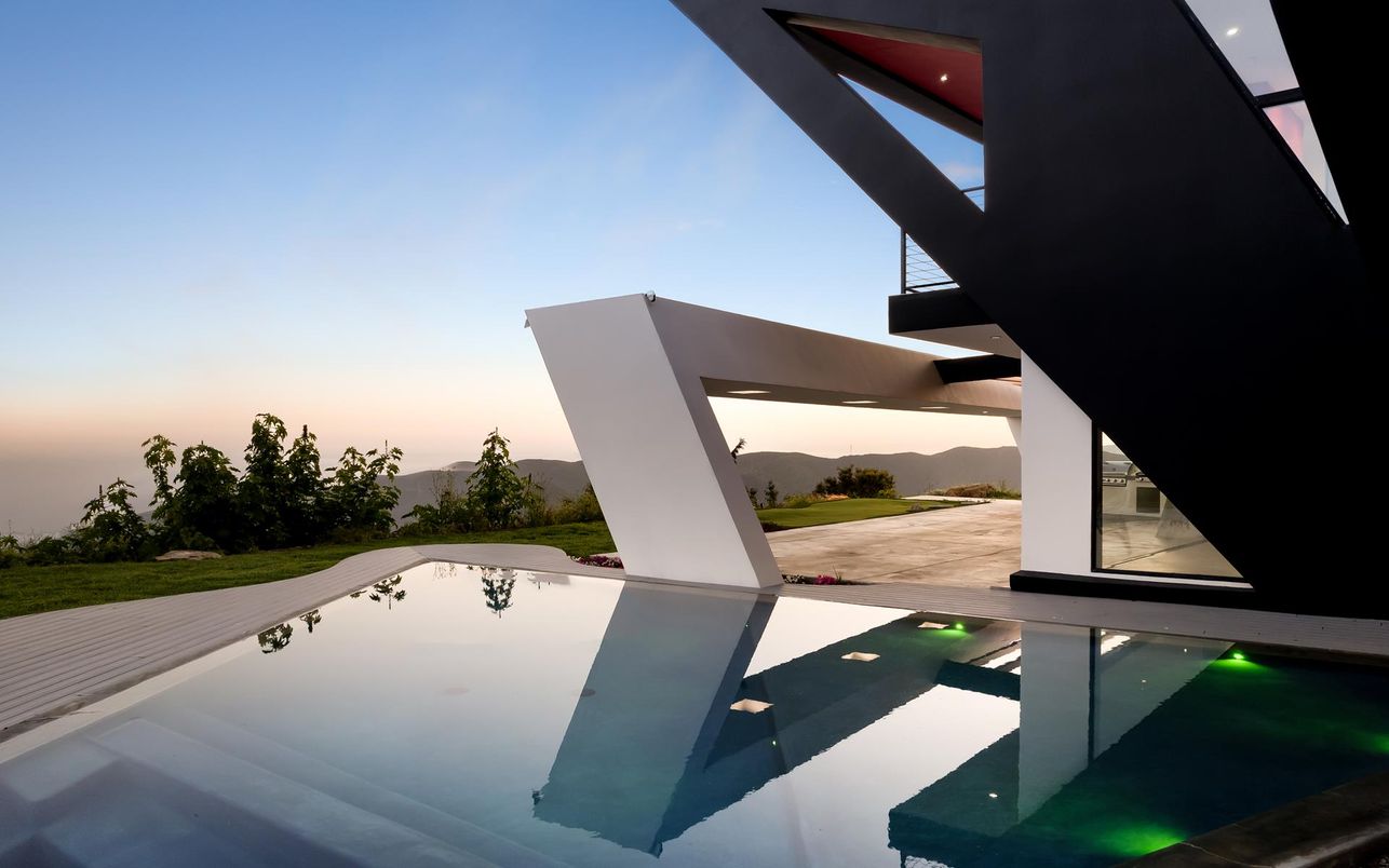 Exterior, Pool