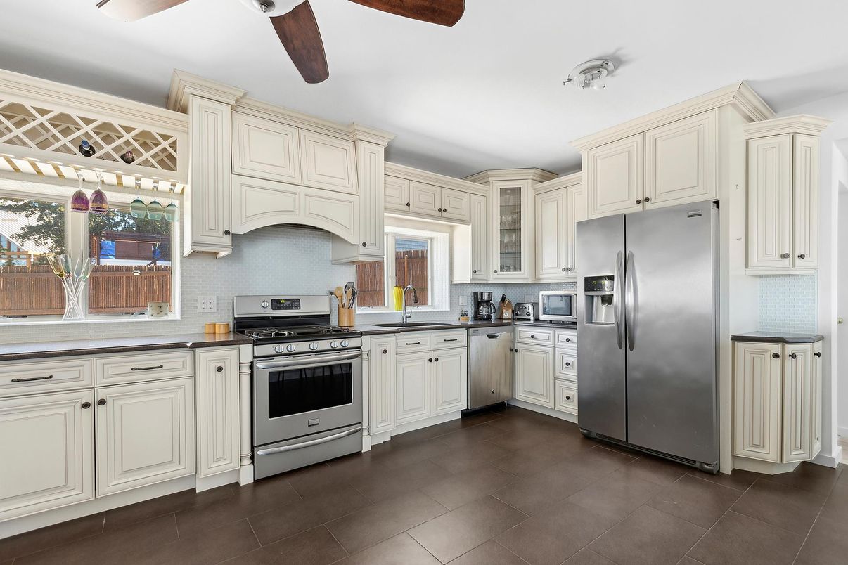 Interior, Kitchen, Stainless Steel Appliances