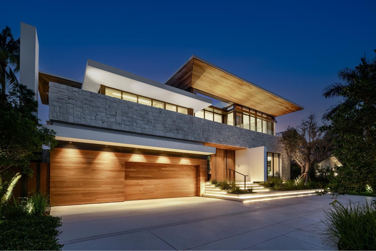 Attached, Exterior, Facade, Modern