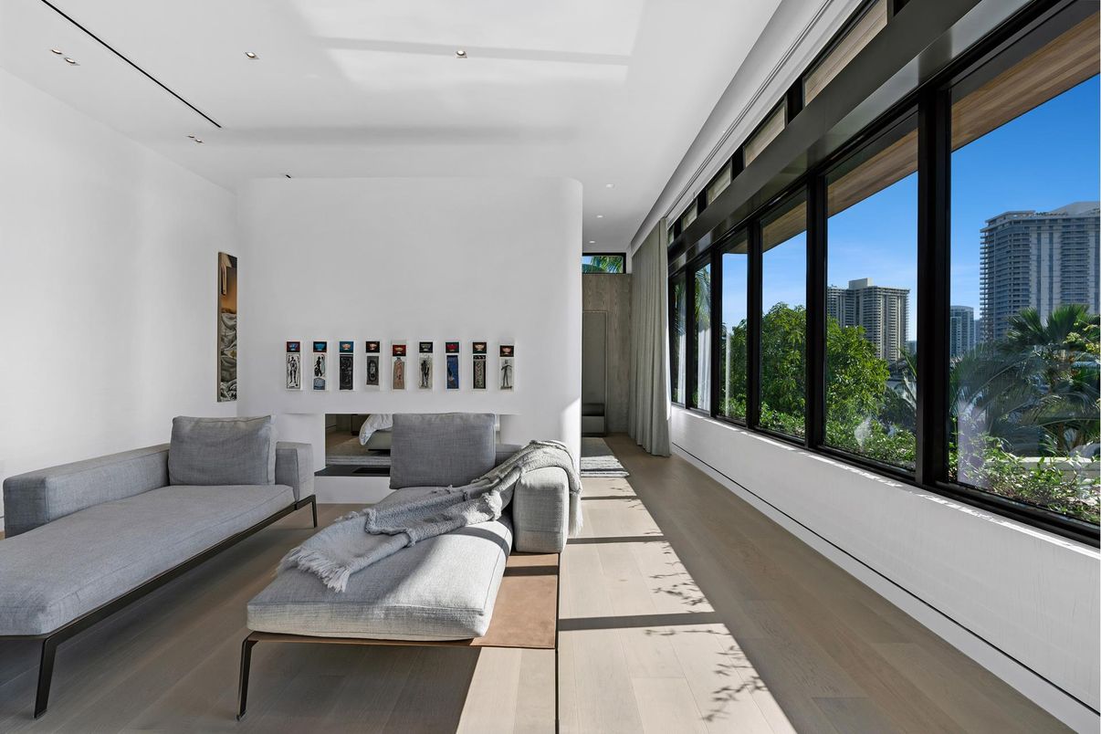 Interior, Recessed Lighting, Wood Texture Flooring