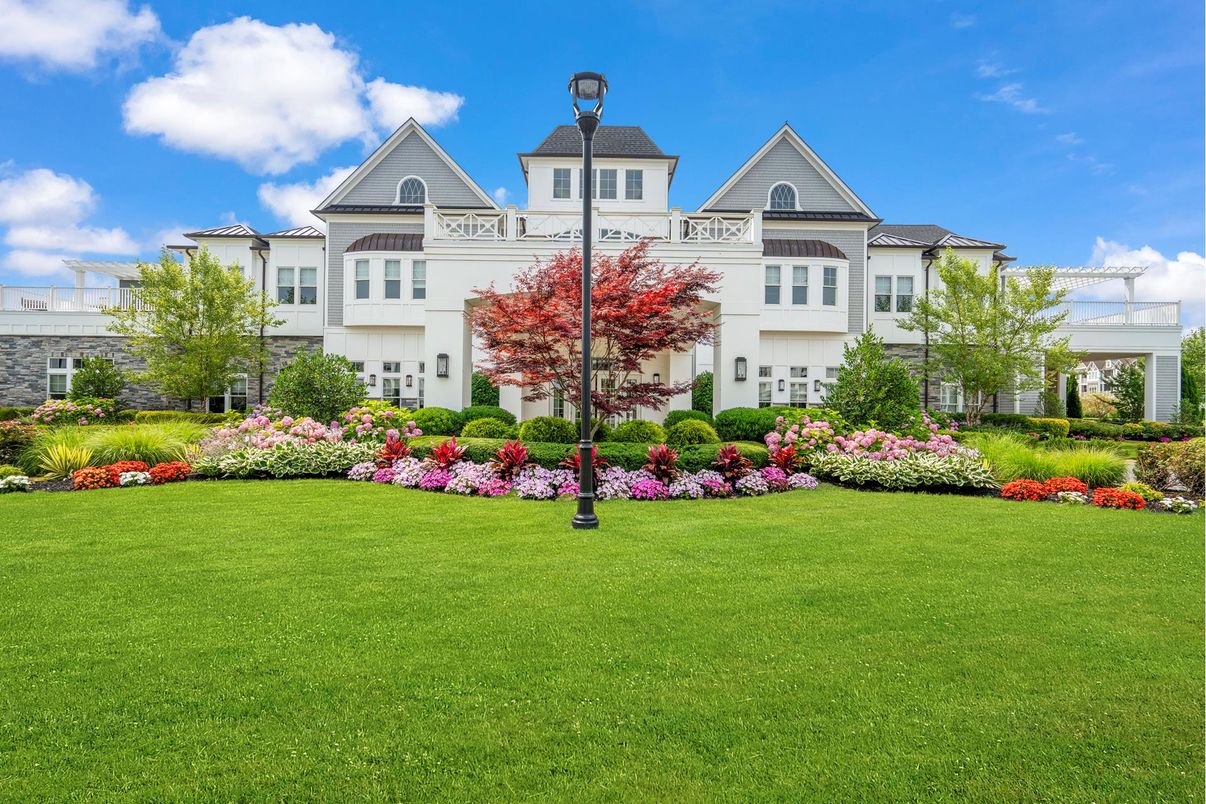 Attached, Backyard, Exterior, Facade, Queen Anne Victorian
