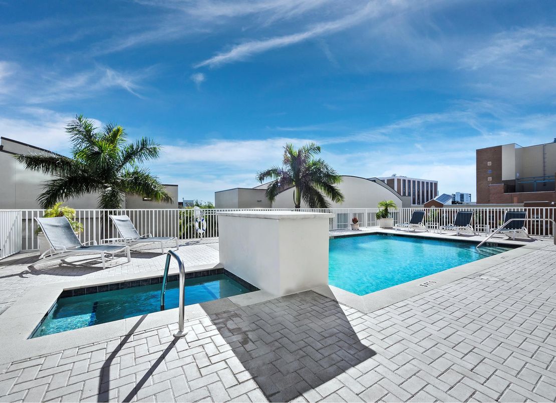 Exterior, Pool