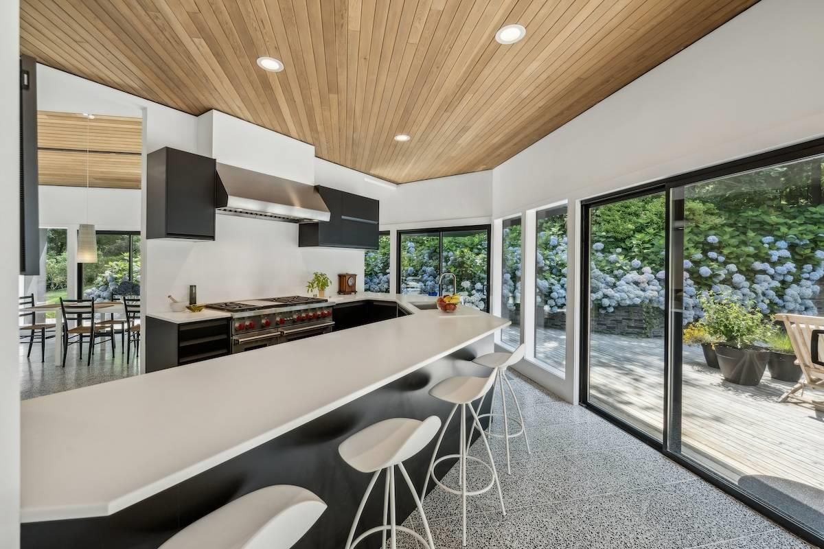 Dining room, Interior, Kitchen, Pendant Lights, Recessed Lighting, Stainless Steel Appliances, Wooden Ceilings