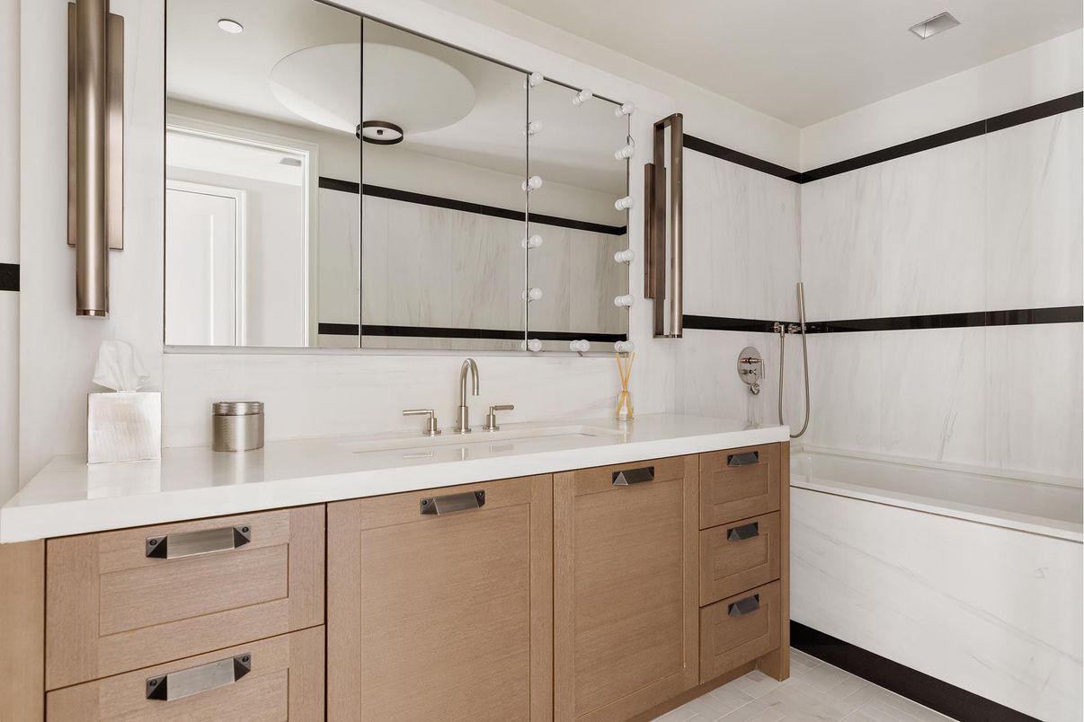 Bathroom, Interior, Recessed Lighting
