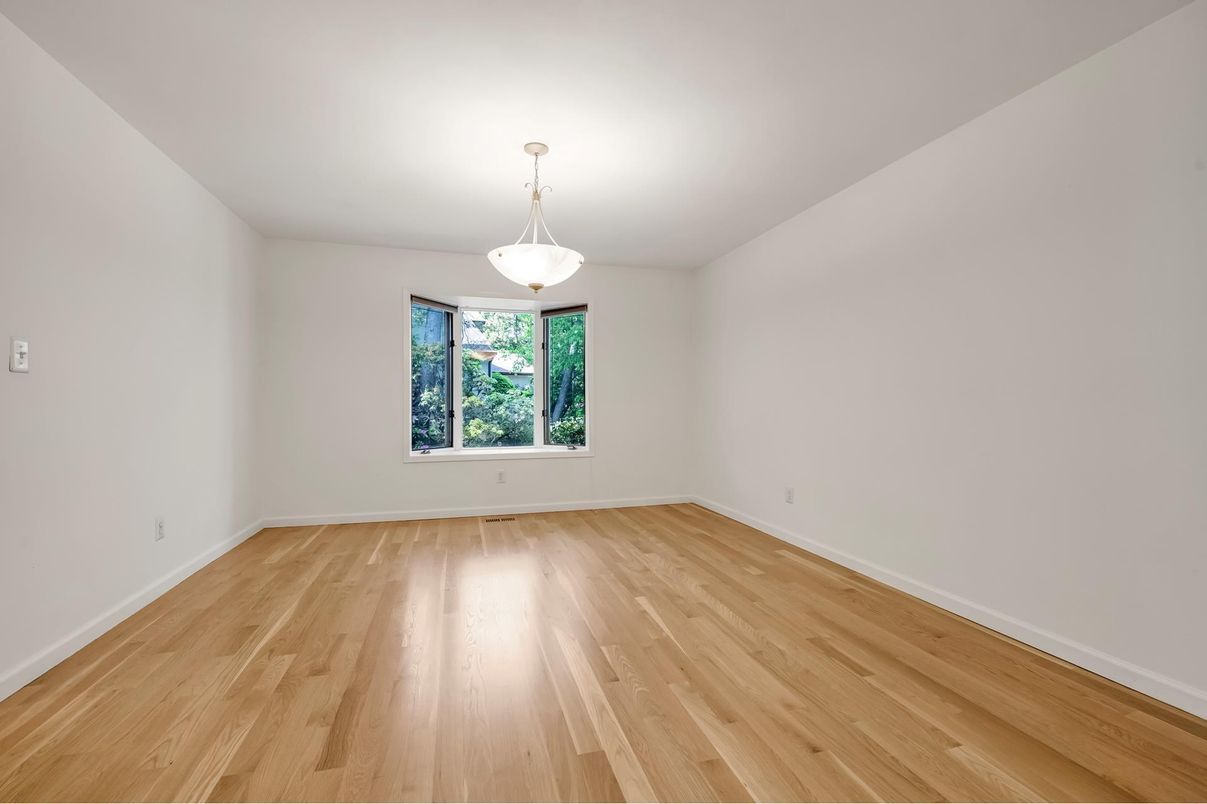 Empty room, Interior, Pendant Lights, Wood Texture Flooring
