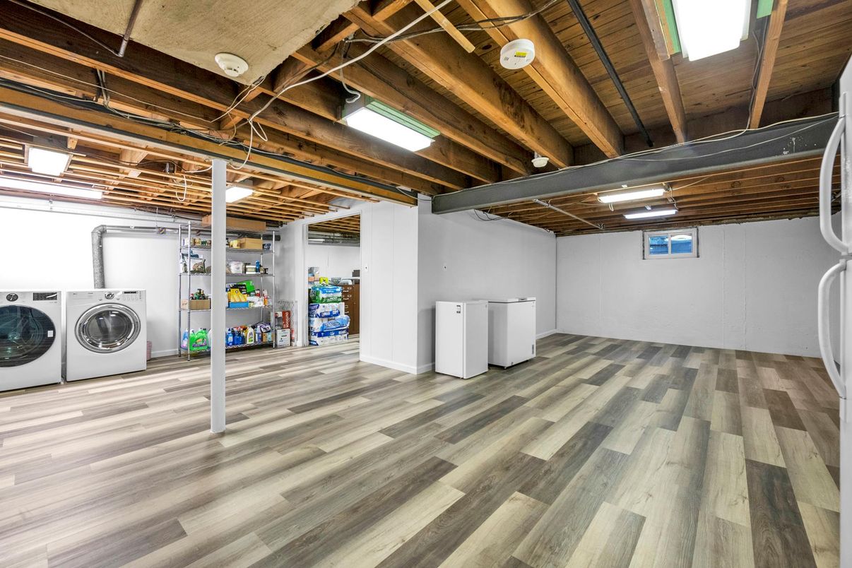 Interior, Utility Closets, Washer, Wooden Beams, Wooden Ceilings, Wood Texture Flooring