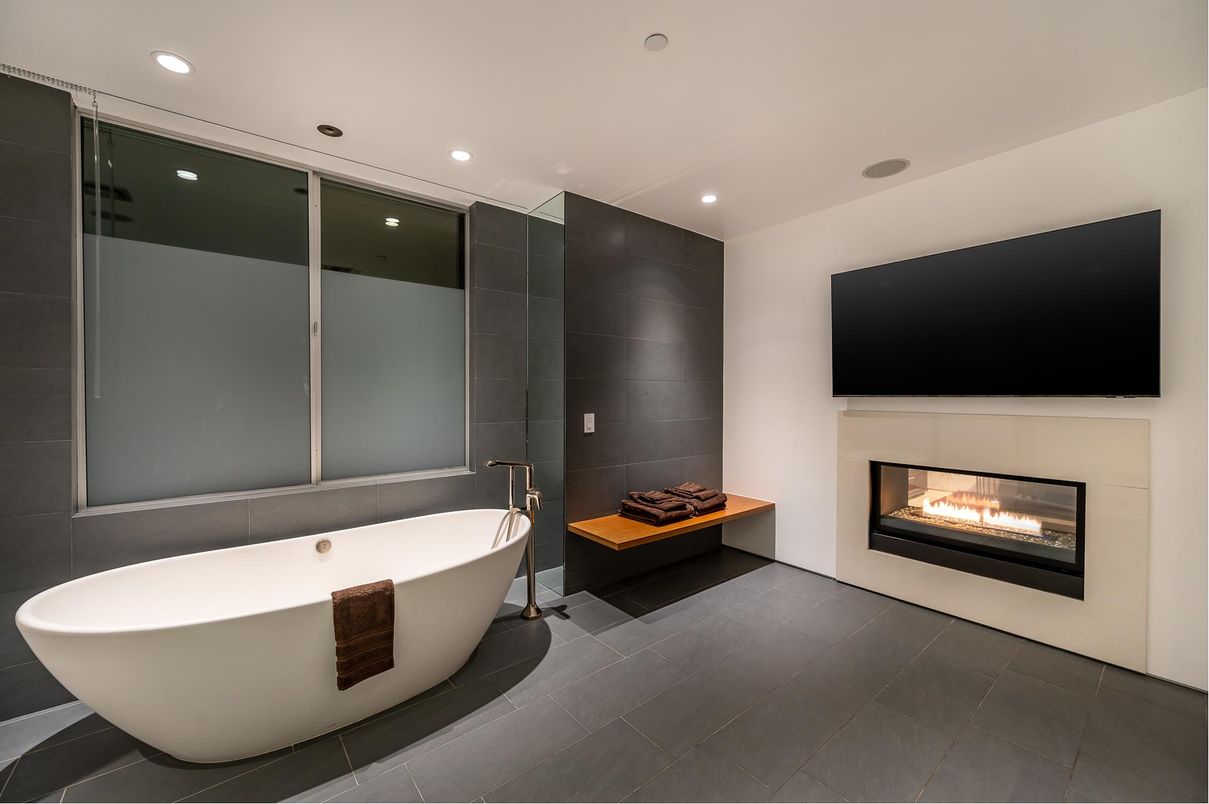 Bathroom, Fireplace, Free Standing Baths, Interior, Recessed Lighting