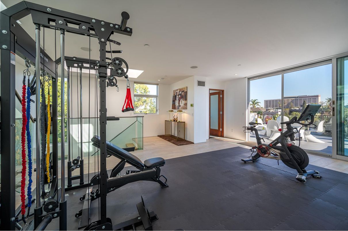 Fitness Equipment, Interior, Recessed Lighting, Wood Texture Flooring