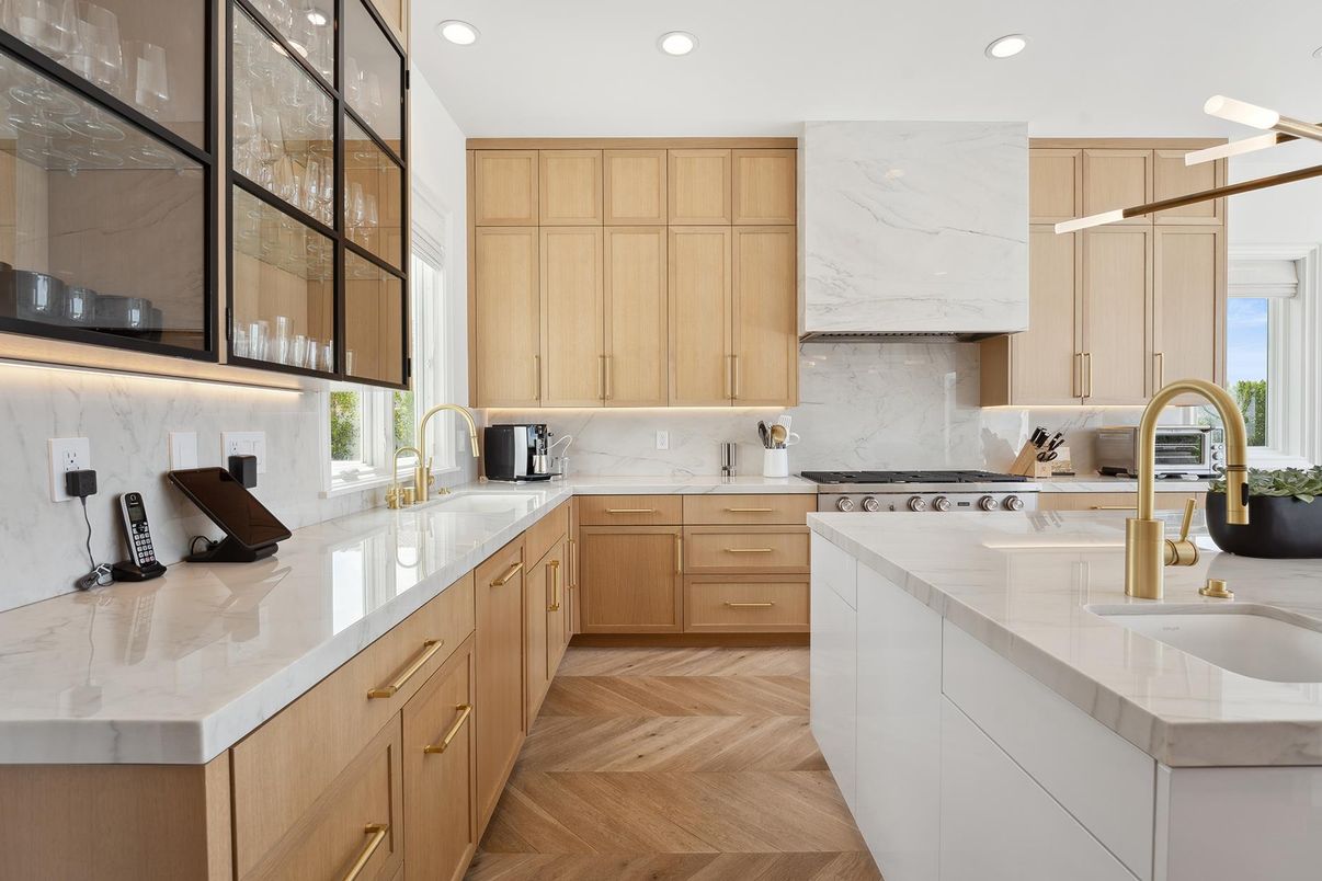 Interior, Kitchen, Marble Walls, Recessed Lighting, Wood Texture Flooring