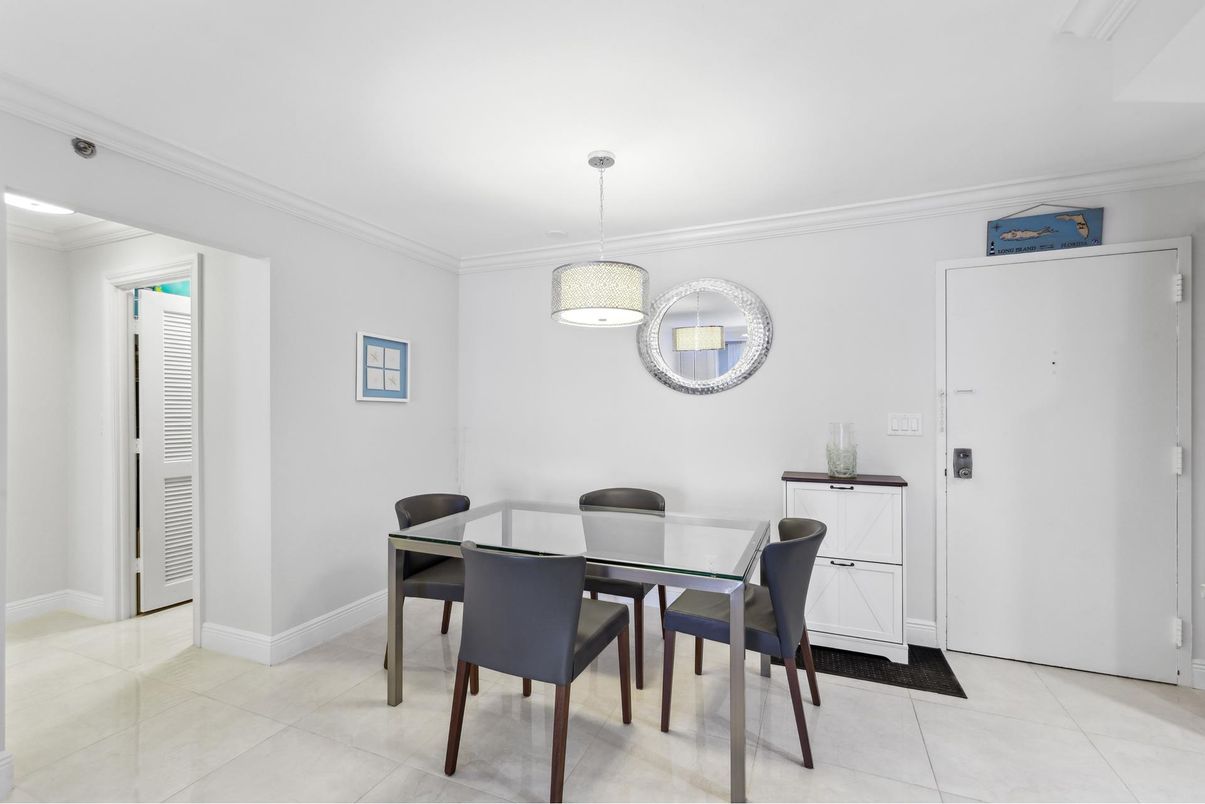 Dining room, Interior, Pendant Lights