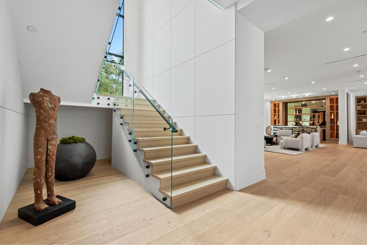 Interior, Recessed Lighting, Wood Texture Flooring