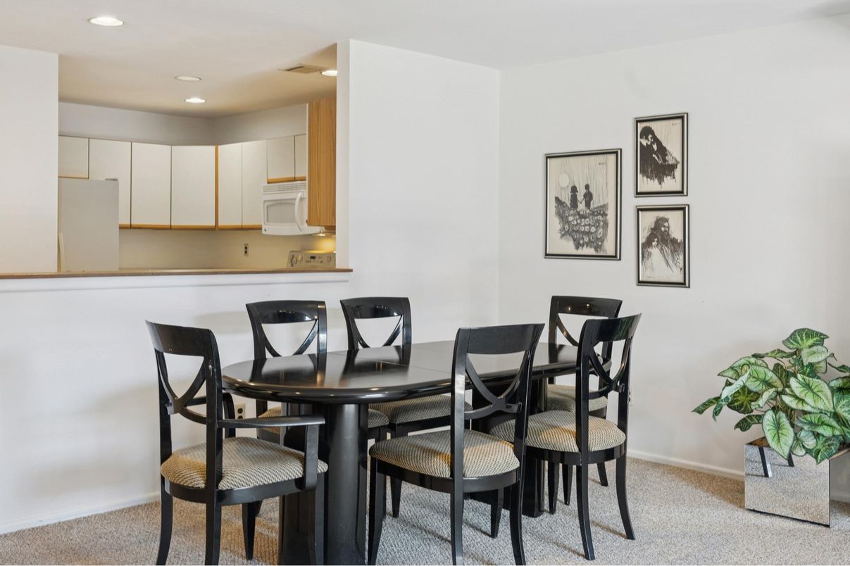 Dining room, Interior, Kitchen, Recessed Lighting