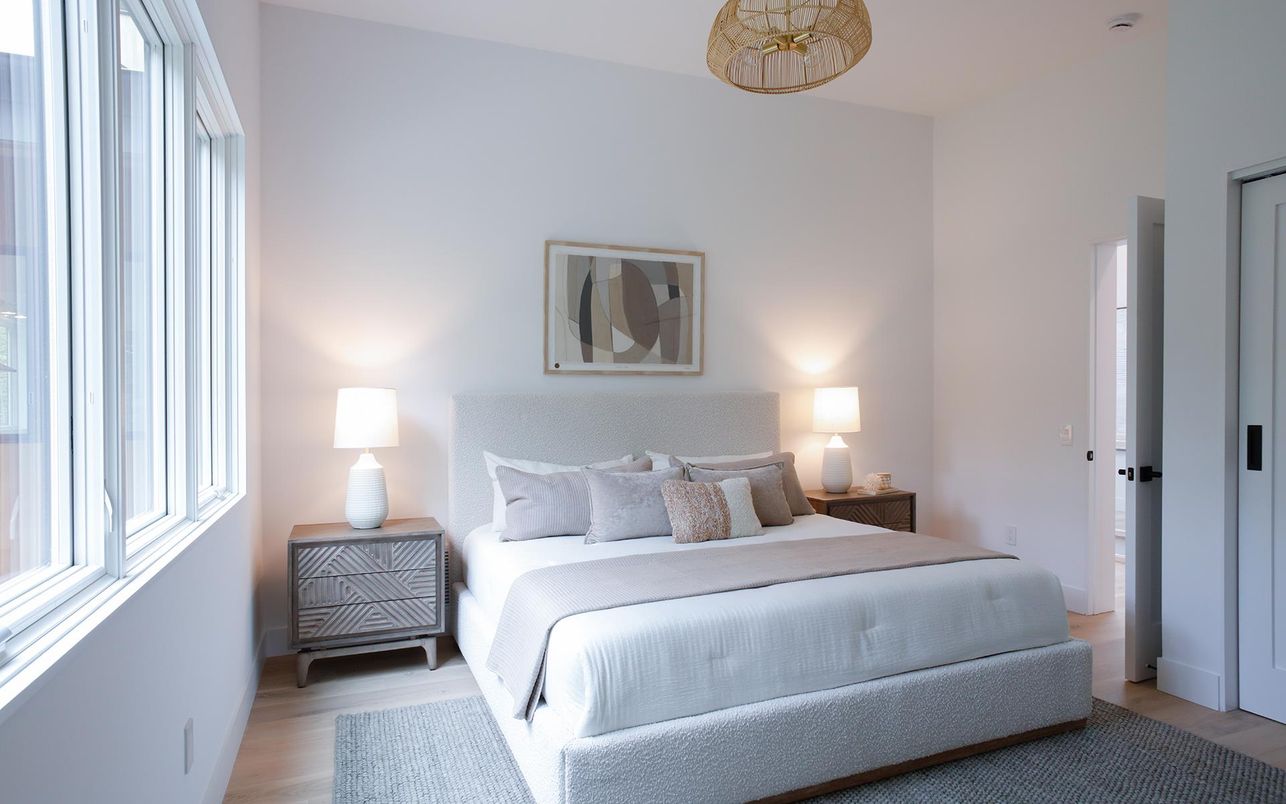 Bedroom, Interior, Pendant Lights, Wood Texture Flooring