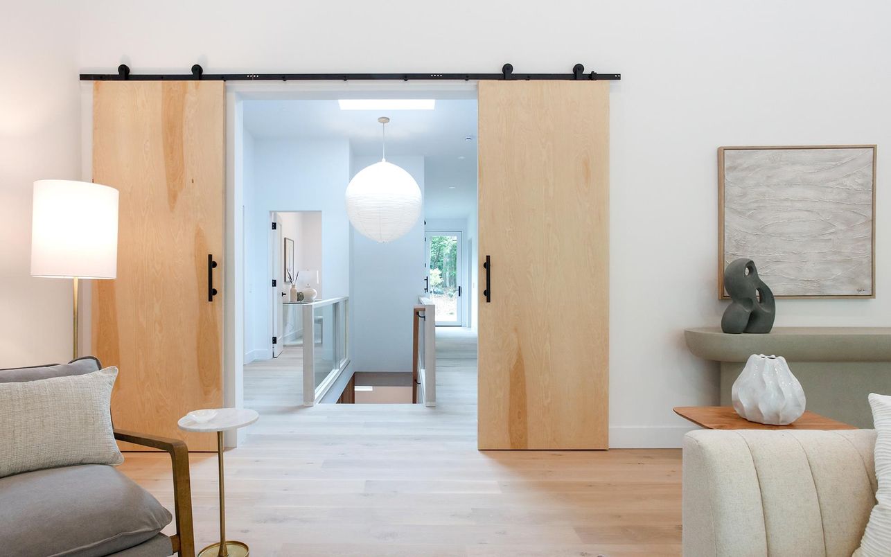 Interior, Pendant Lights, Wood Texture Flooring