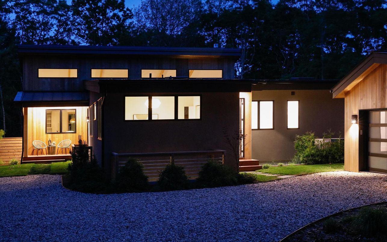 Exterior, Facade, Modern