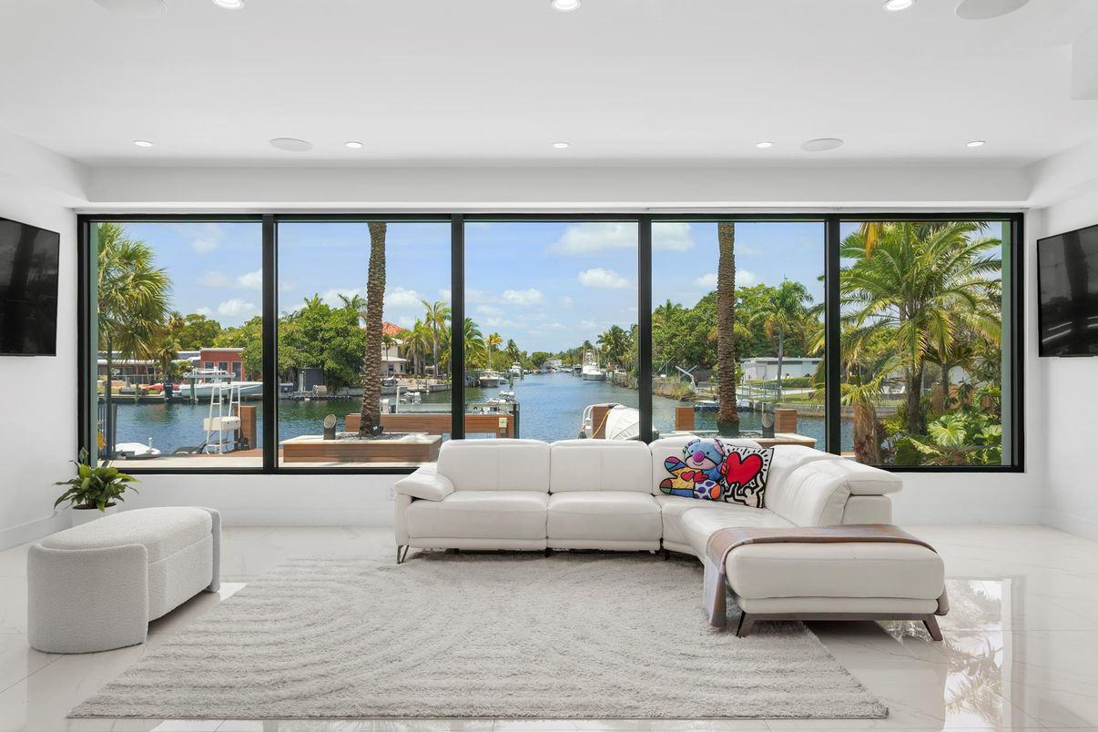 Interior, Living room, Recessed Lighting, Water