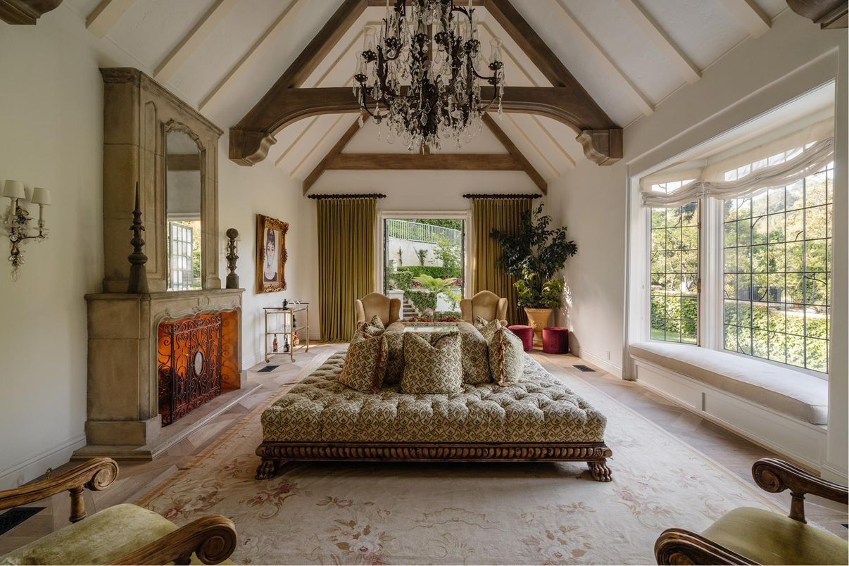 Chandelier, Fireplace, Interior, Wood Texture Flooring
