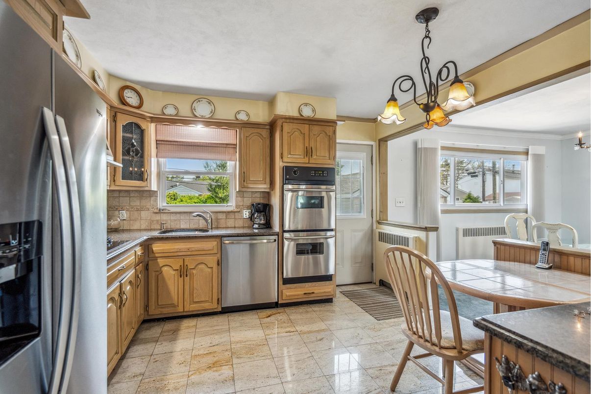 Dining room, Interior, Kitchen, Stainless Steel Appliances